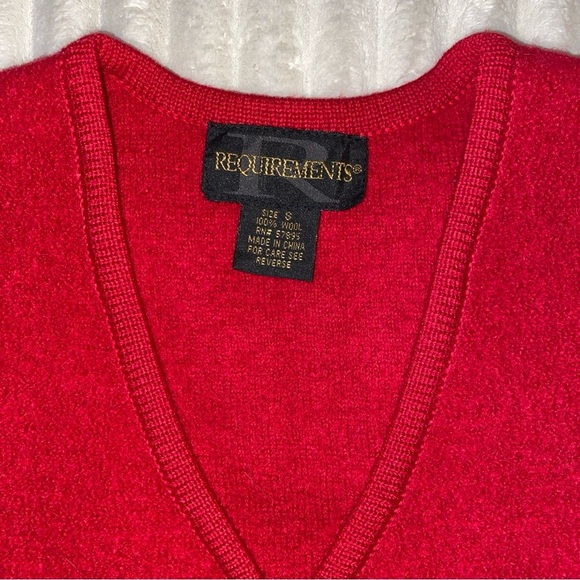 Red and Black Zip-Up Vest with Snowflake Pattern Wool Christmas Ugly Sweater - Picture 5 of 6